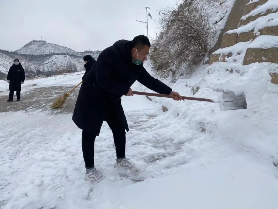 新春佳节的温暖守护 | 南宫NG28以行动誊写责任，，，，，，拾金不昧照亮人心