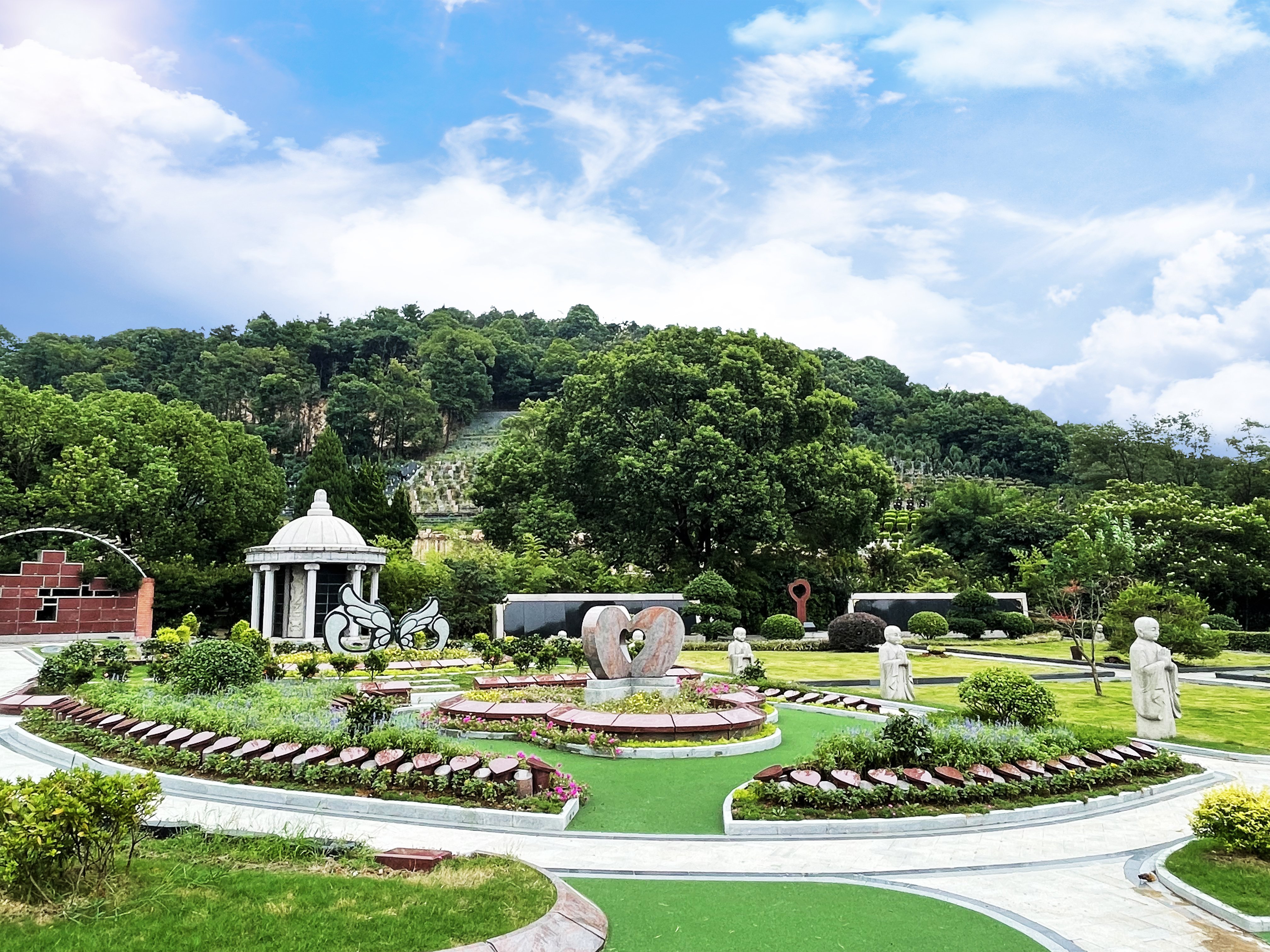 现代墓园与古板墓园有什么区别？？？？？？？？